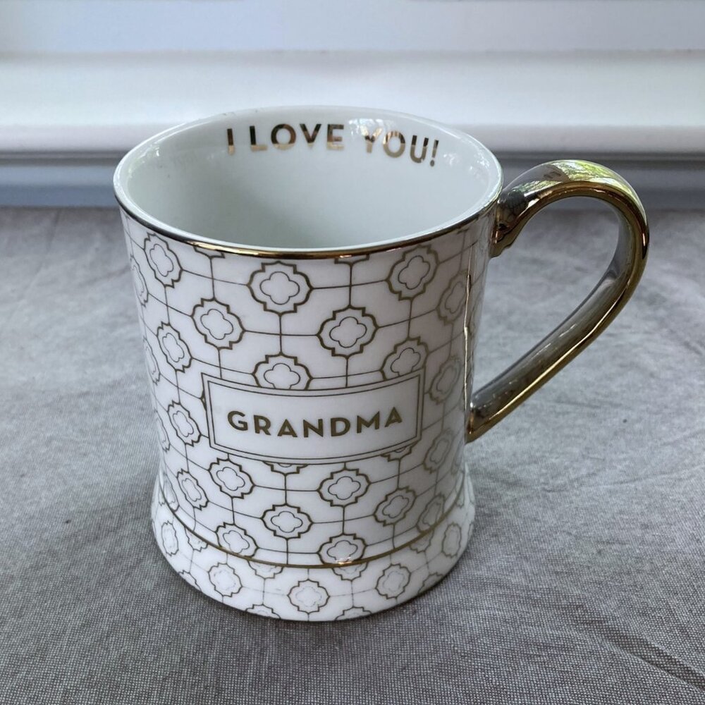 Coffee / Tea Mug GRANDMA - I LOVE YOU by Rosanna, gold trim - Mother's Day gift!